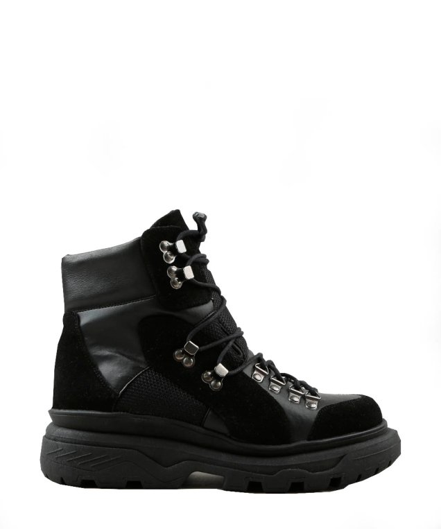 Botina preta (R$ 259,99*). Botina preta (R$ 259,99*).