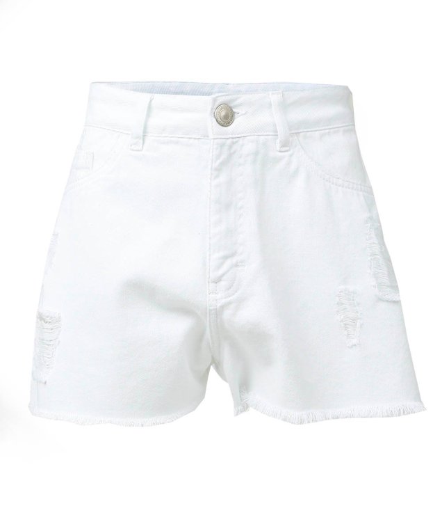 Short branco (R$ 89,99*). Short branco (R$ 89,99*).
