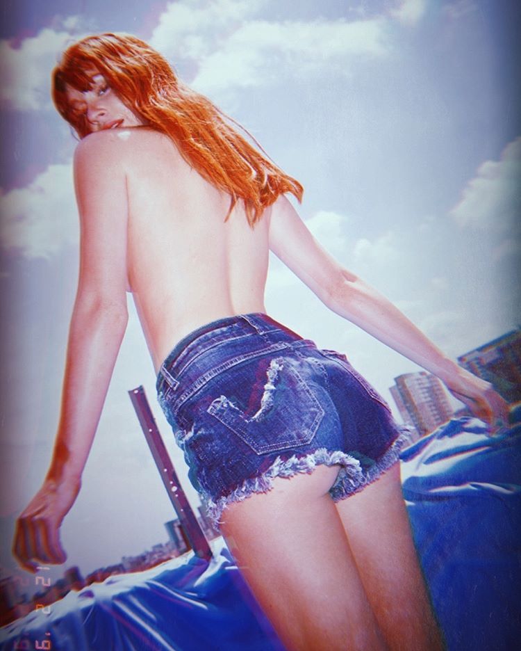 Marina Ruy Barbosa com short jeans