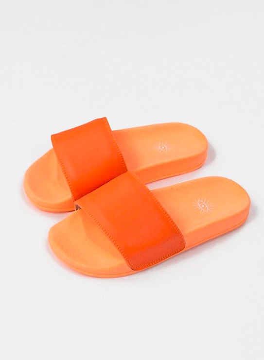 Chinelo slide da Ziovara (R$ 59,90*).