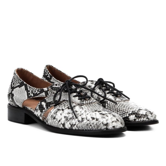 Oxford da Shoestock (R$ 229,90*). Oxford da Shoestock (R$ 229,90*).