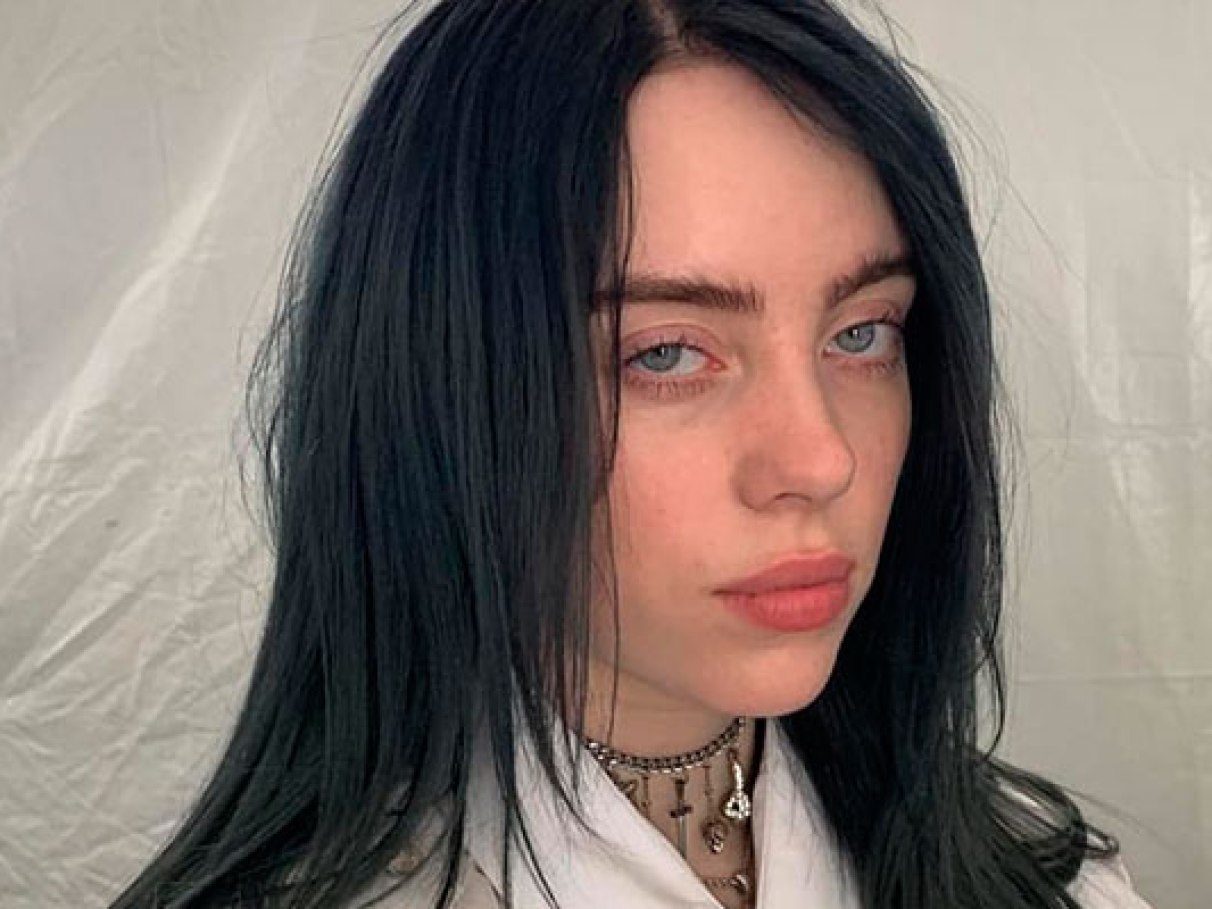 Billie Eilish lançou uma nova coleção de roupa... | Capricho