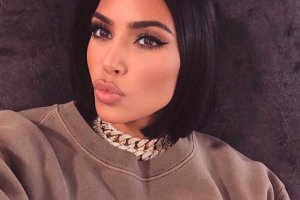 Kim Kardashian colar corrente