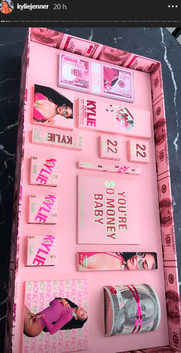 kylie-jenner-birthday-collection-money-1 kylie-jenner-birthday-collection-money-1