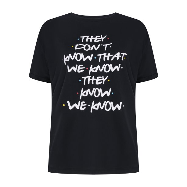 Blusa Friends They Don't Know, C&A, R$ 49,99.