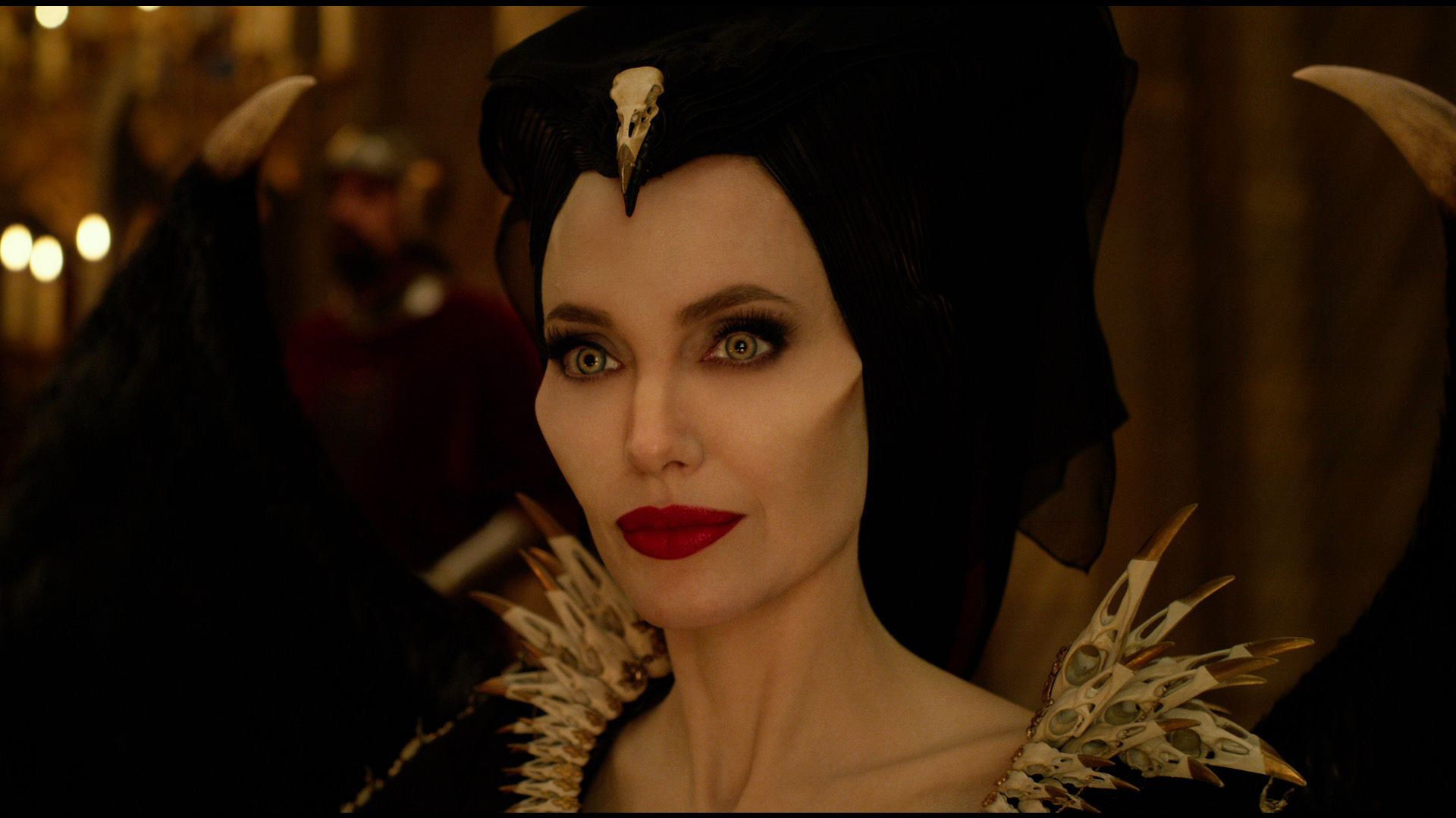 malevola-figurino-dona-do-mal-angelina-jolie