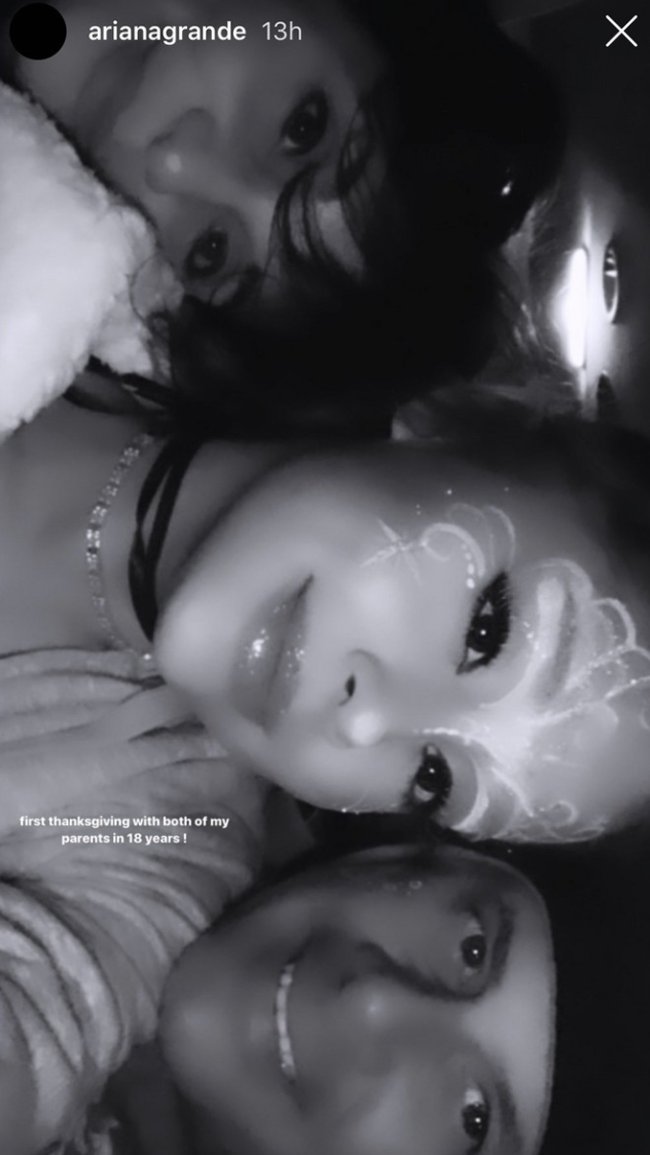 Ação de Graças Ariana Grande2