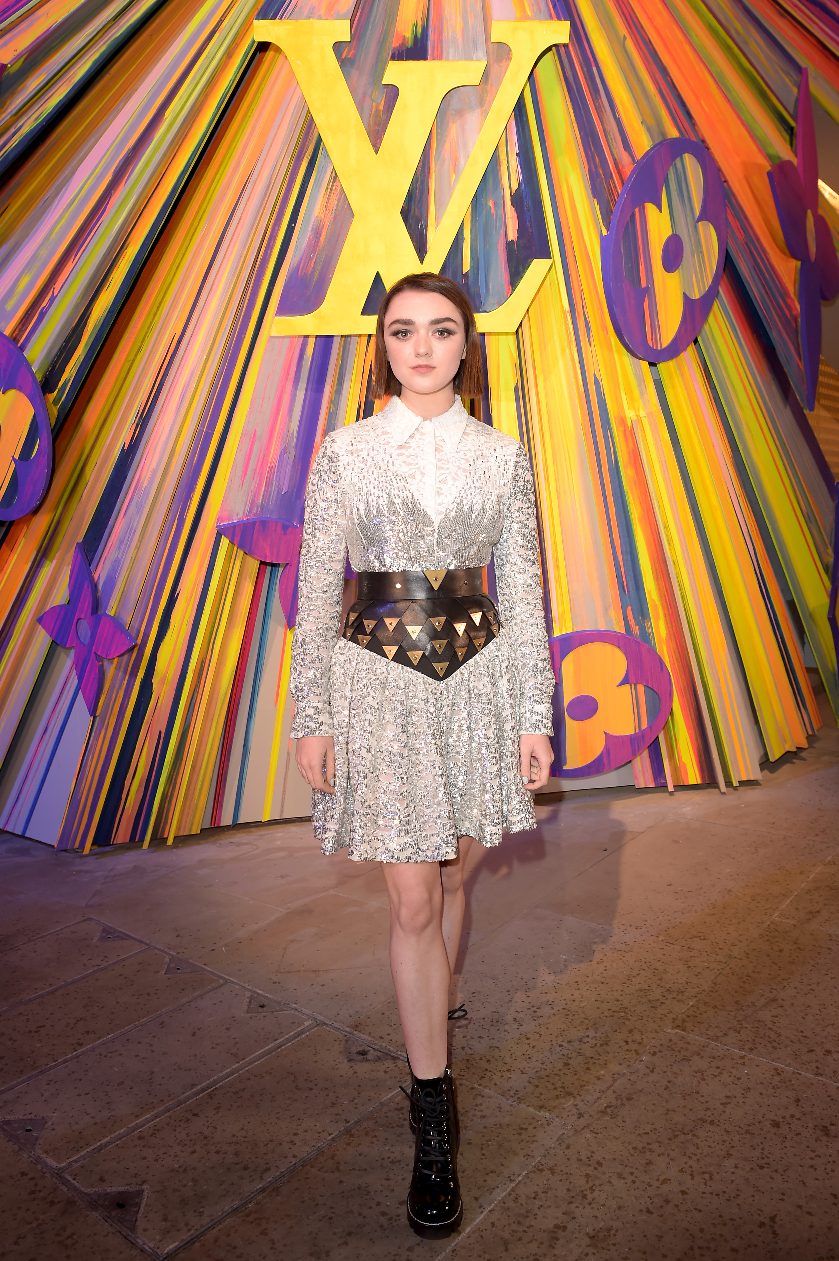 look-do-dia-maisie-williams