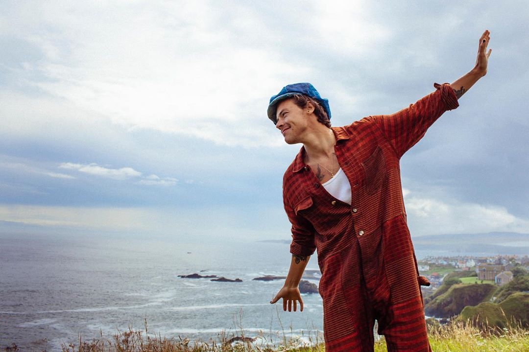 Harry Styles lanÃ§a Adore You e arrasa na interpretaÃ§Ã£o em clipe | Capricho