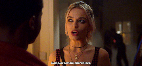 13 coisas pelas quais você não deveria ficar se desculpando Maeve, de Sex Education, da Netflix, falando sobre amar a complexidade dos personagens