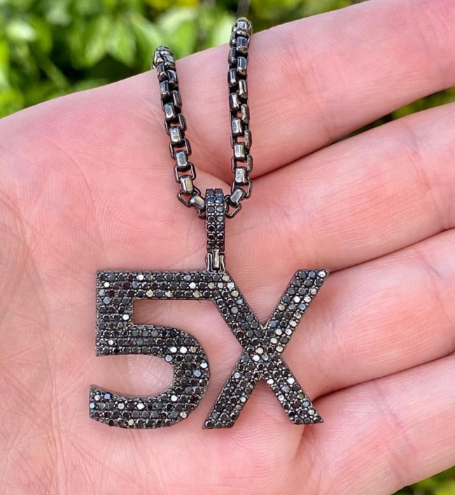 Colar de diamantes Billie Eilish
