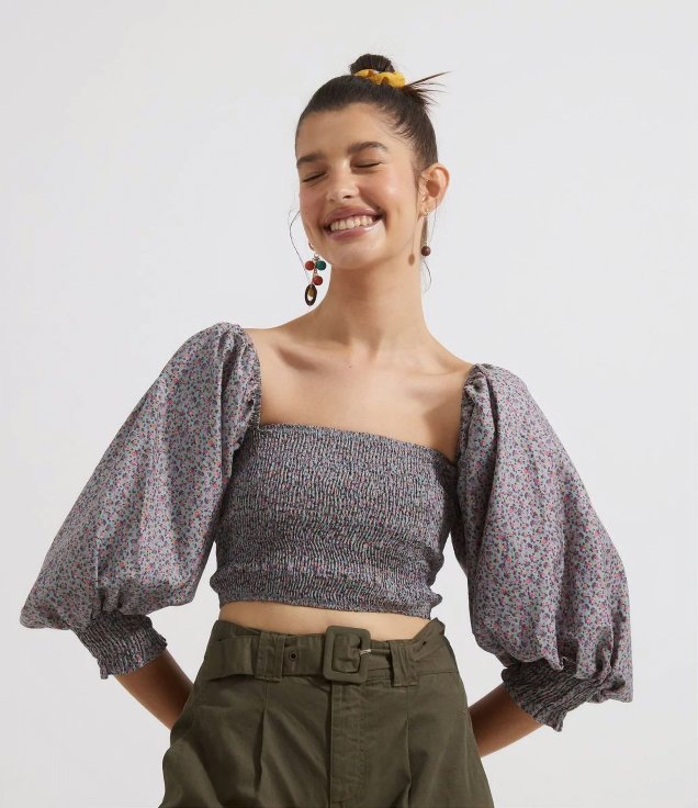 Blusa cropped com manga bufante da Renner (R$ 119,90*) Blusa cropped com manga bufante da Renner (R$ 119,90*)