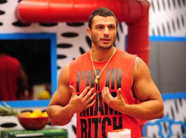 1365807-kleber-bambam-foi-o-campeao-do-bbb1-e-950×0-3