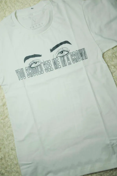 Camiseta "You should see me in a crown" da Yaaas (R$ 79,90*)