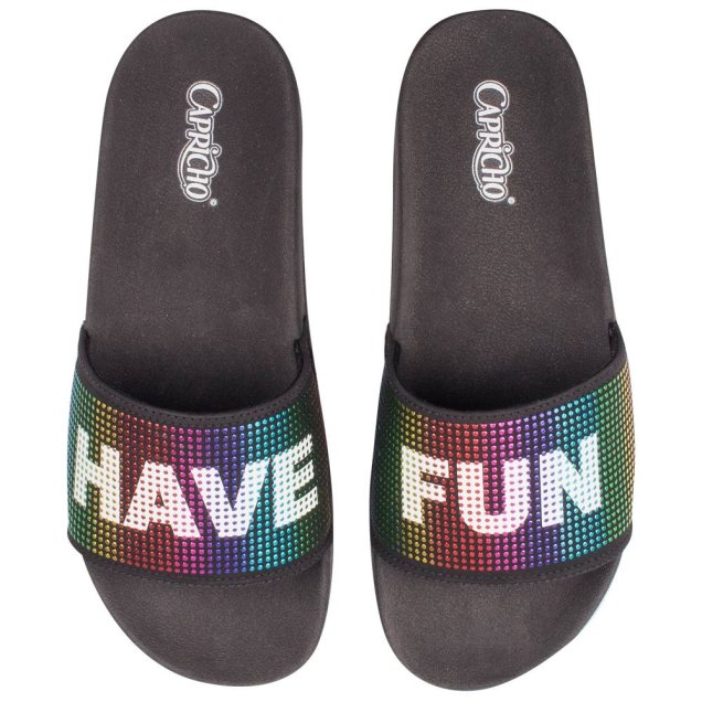 Chinelo Slide Have Fun, Capricho Shoes, R$ 99,90*.