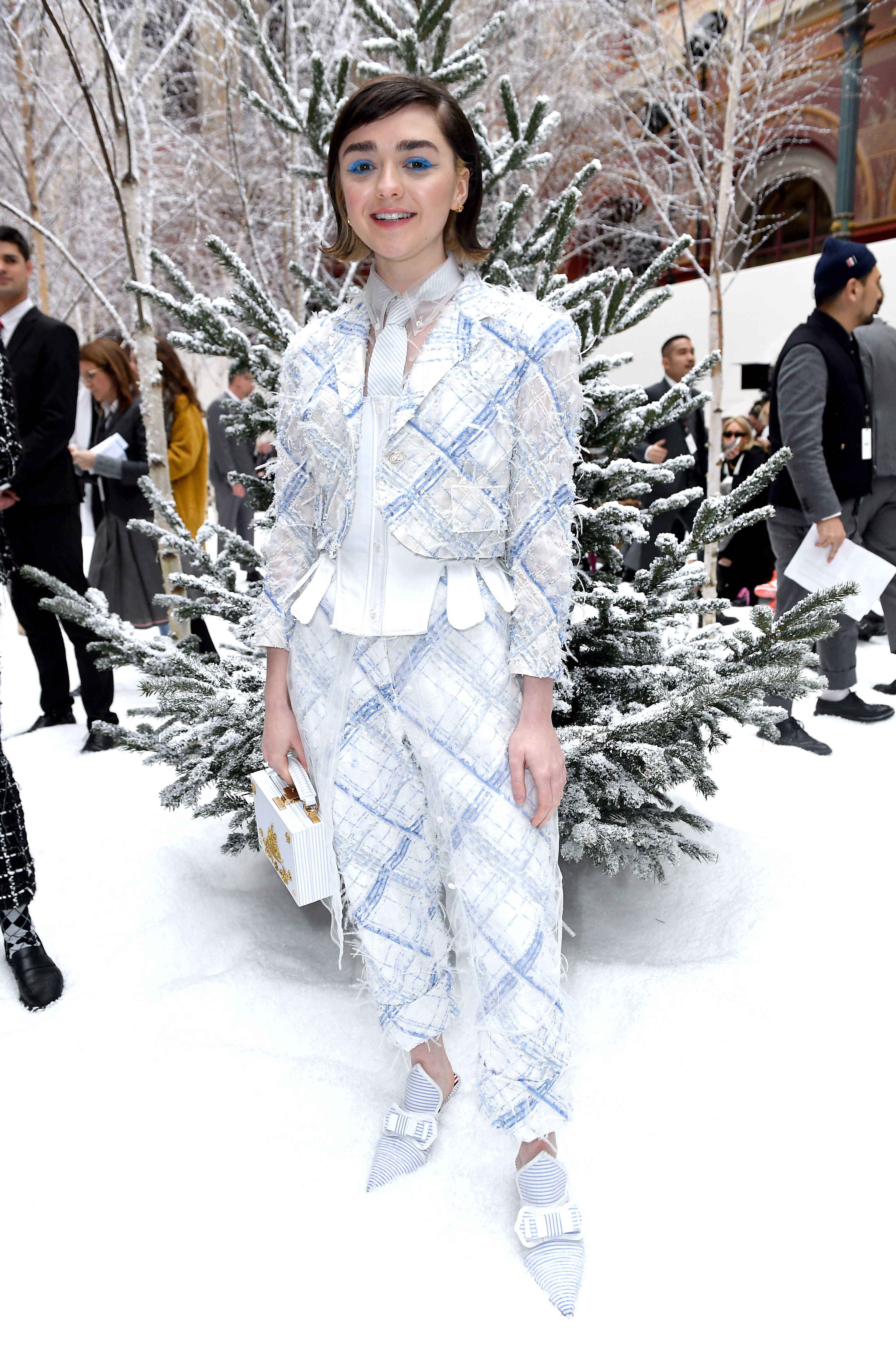 look-do-dia-maisie-williams