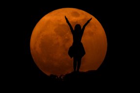 Superlua Rosa