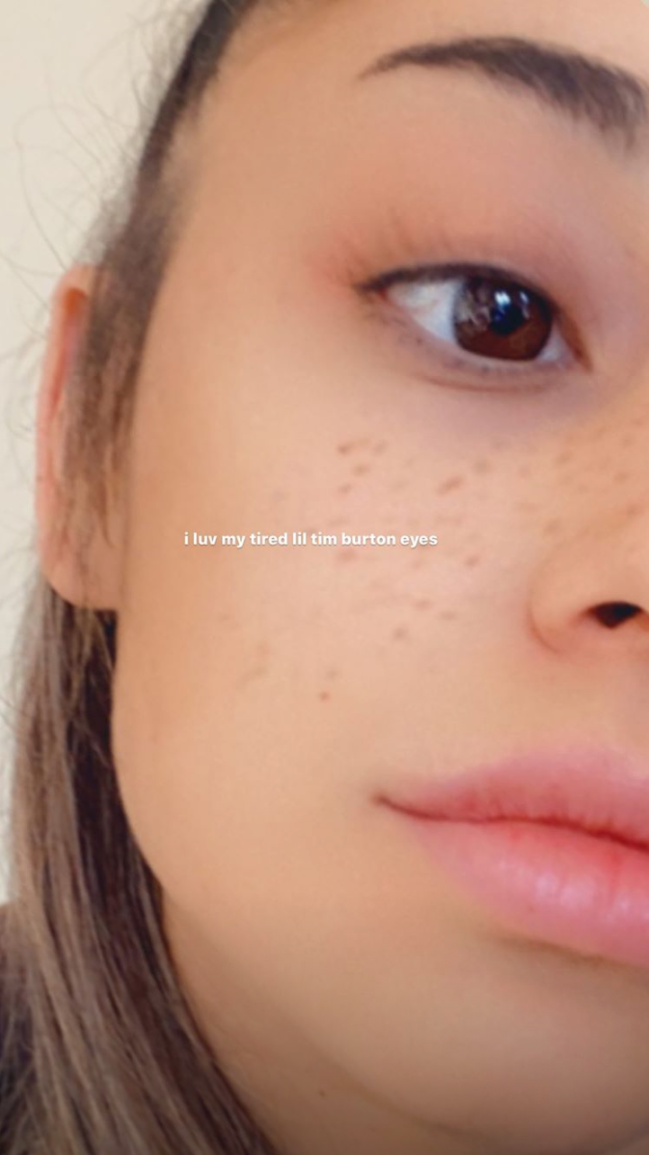Ariana Grande sem maquiagem 2