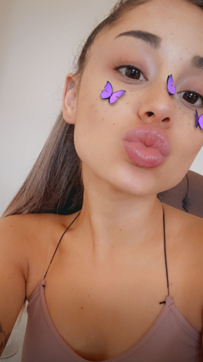 Ariana Grande sem maquiagem