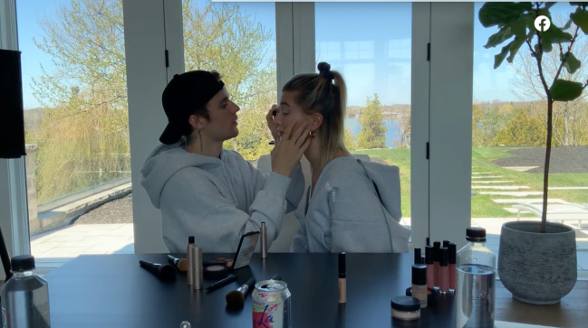 Justin Bieber maquiado Hailey