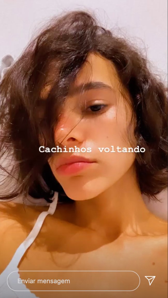 Bruna Marquezine transicao capilar cachos