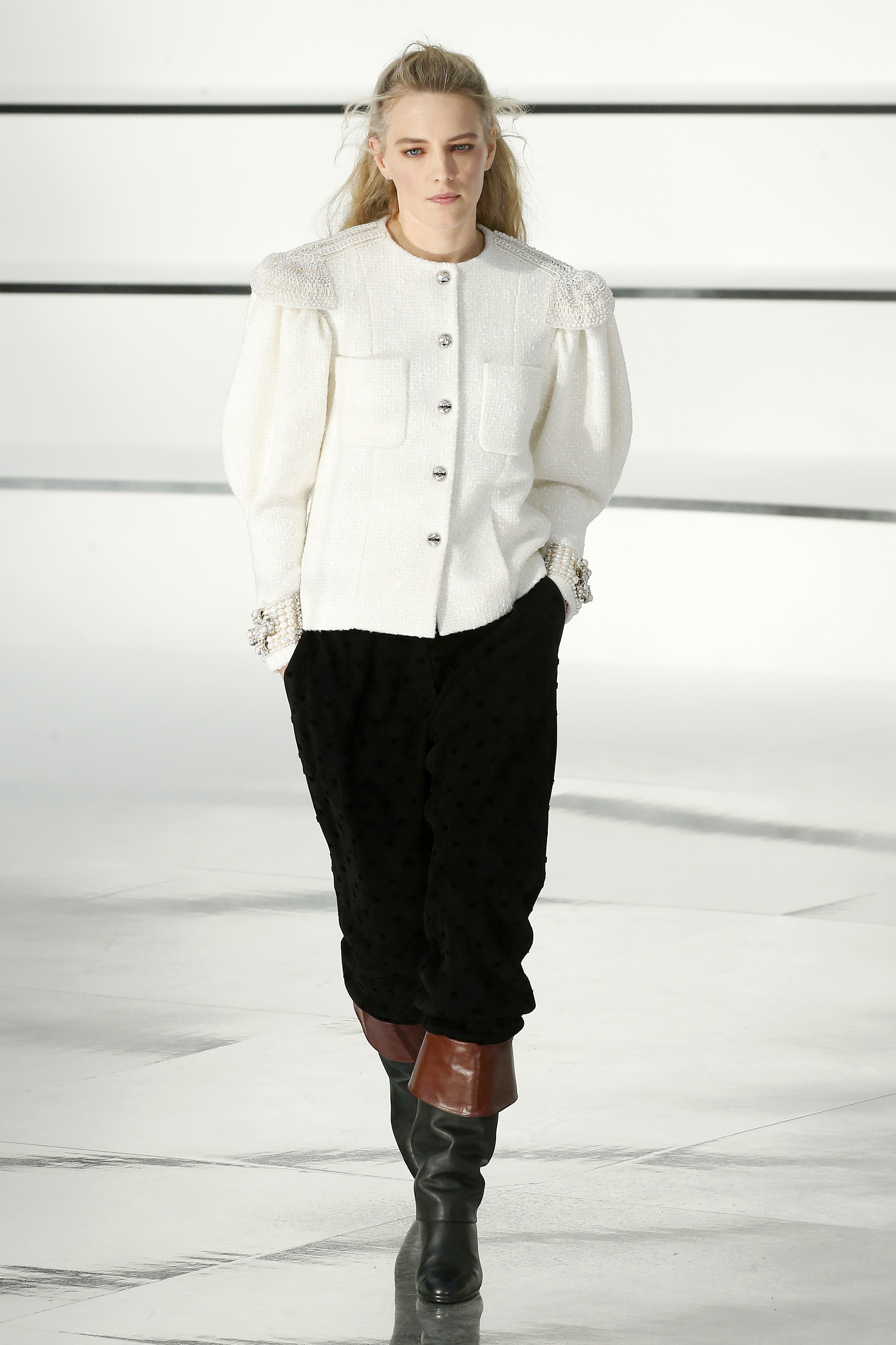 Erika Linder em desfile da Chanel na semana de moda de Paris, em março de 2020