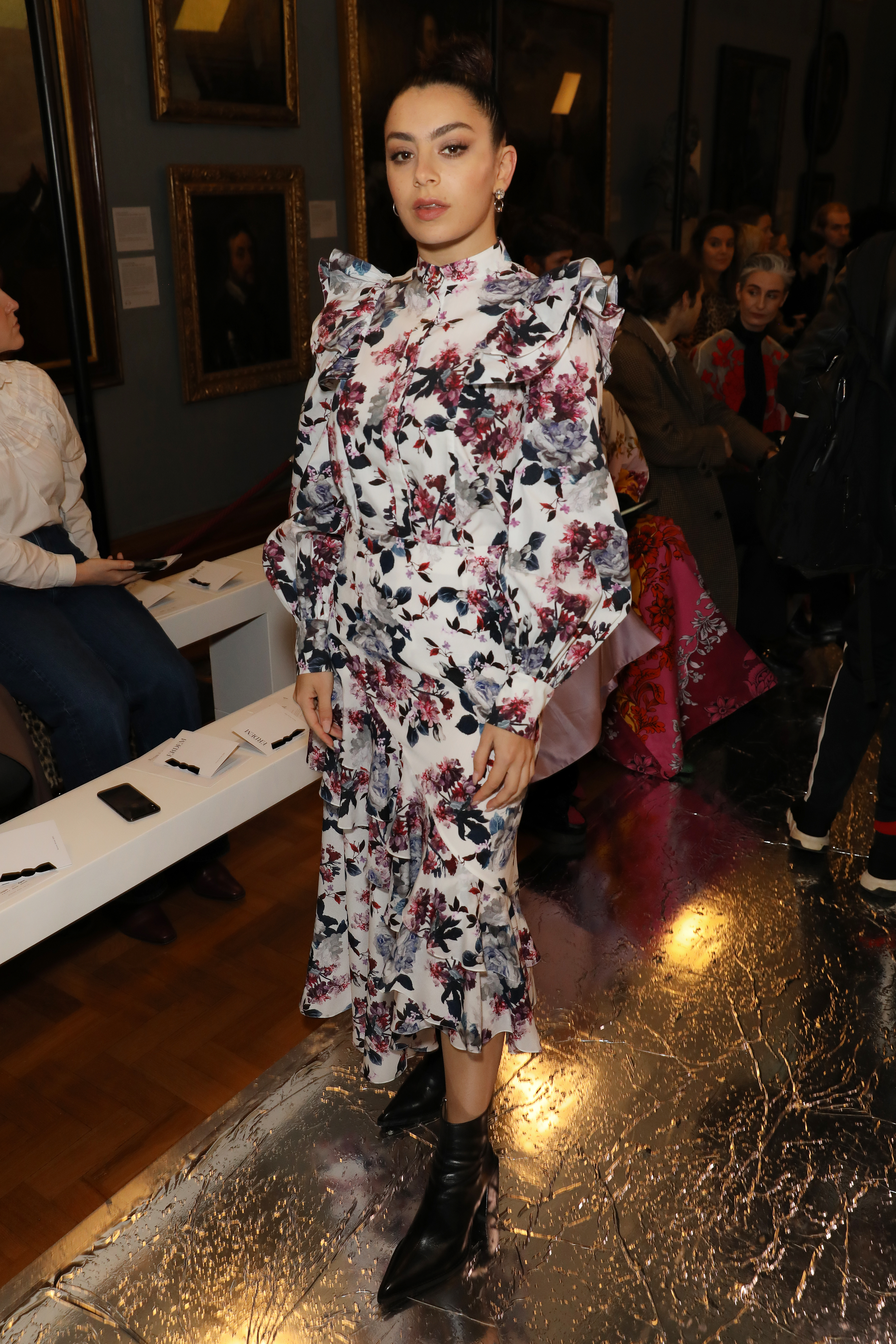 look-do-dia-charli-xcx-vestido-floral
