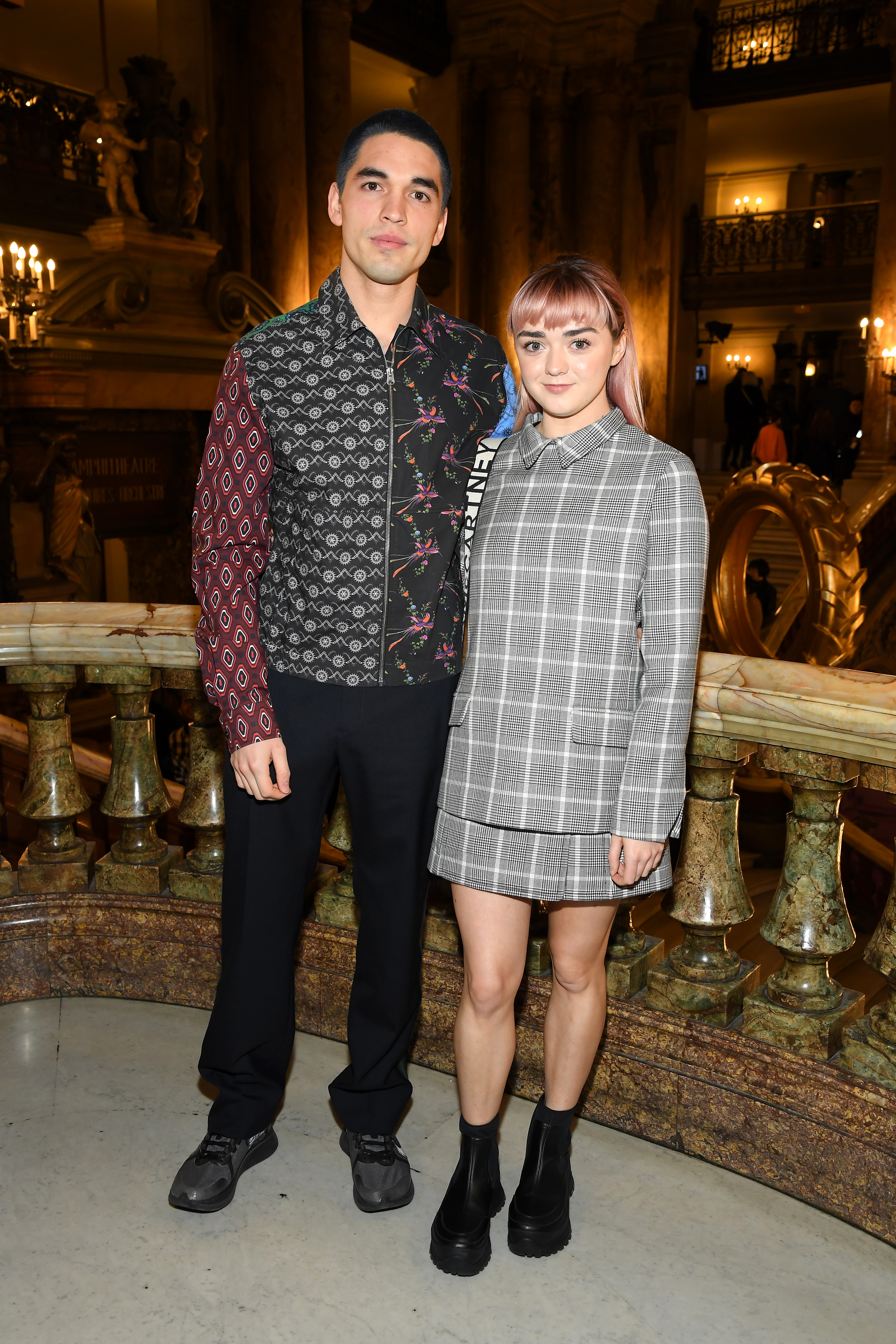 looks-maisie-williams-reuben-selby