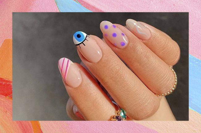 Nail art um desenho em cada dedo