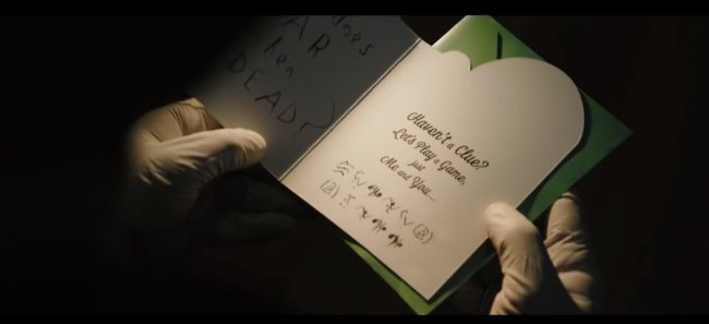 mensagem-enigmatica-de-charada-em-trailer-batman