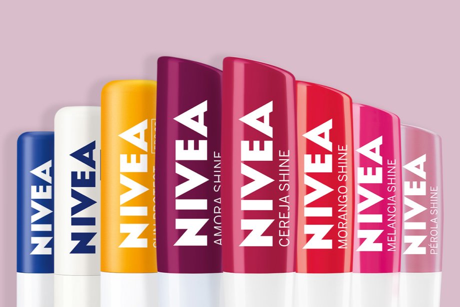A coleção completa: conheça as oito versões dos hidratantes labiais NIVEA