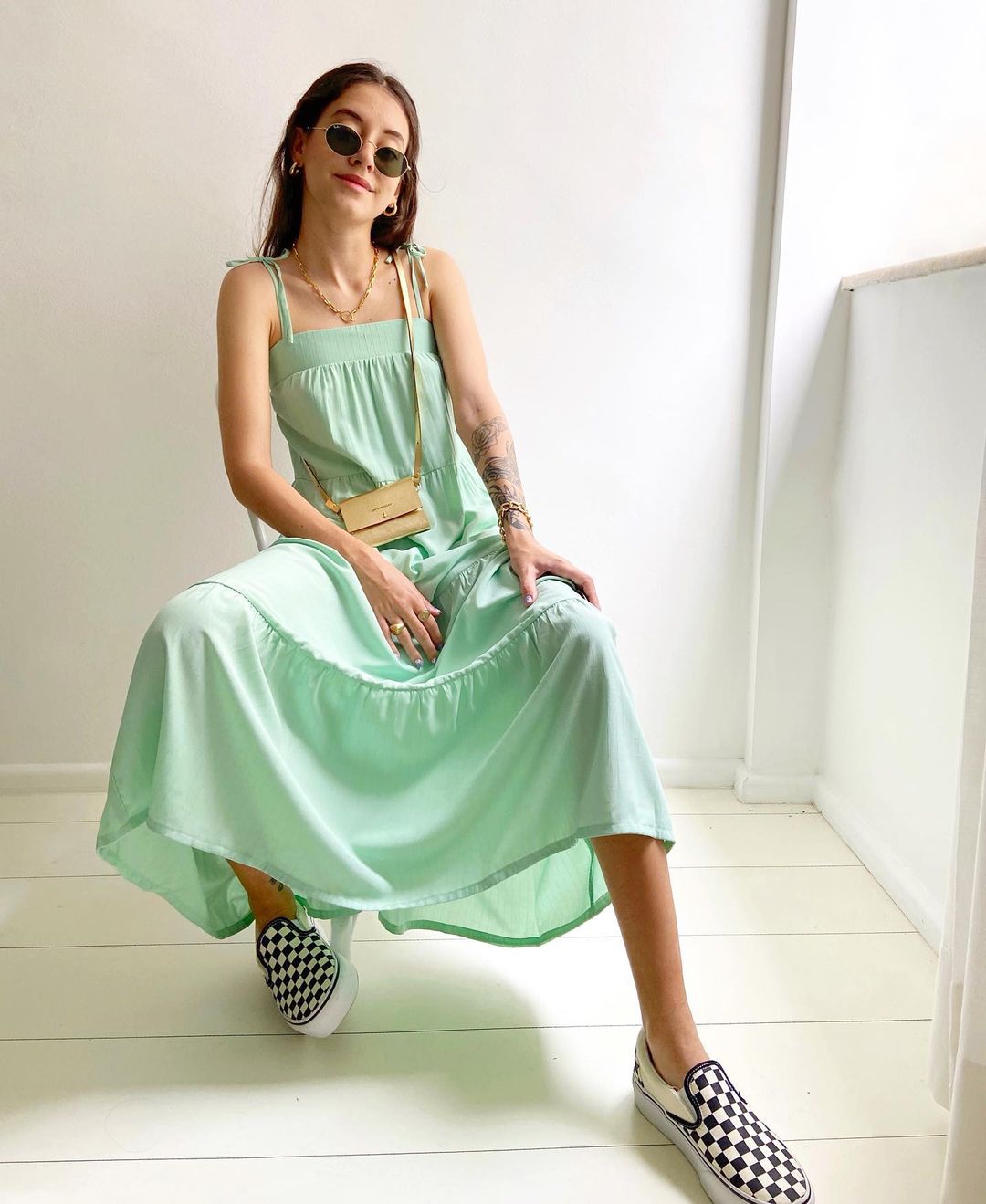 Vestido verde com sales tenis