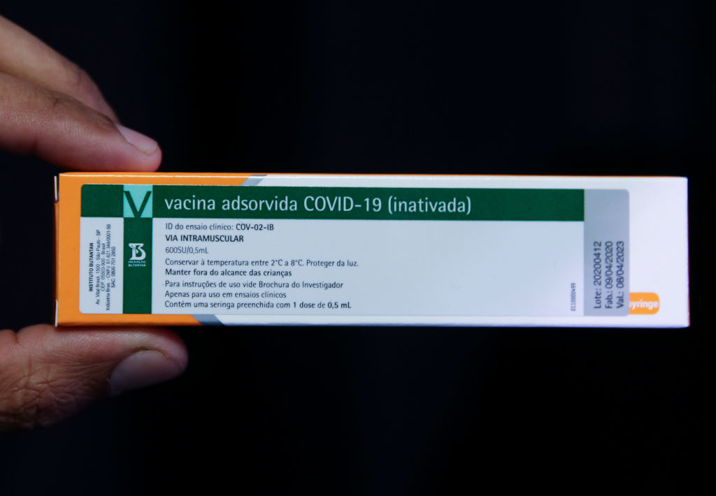 CoronaVac se mostra segura e eficaz: "Ninguém vacinado morreu de COVID-19"