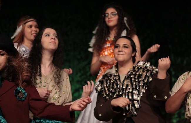 amanda_teatro Duas teorias fofíssimas sobre a série Julie and the Phantoms e seus personagens