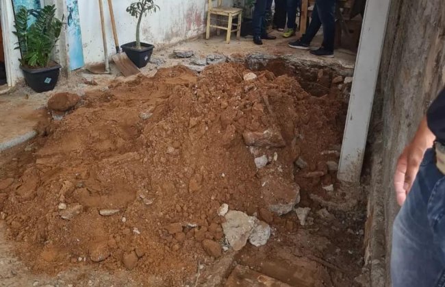 Homem de 36 anos mata família após se apaixonar por enteada adolescente Homem de 36 anos mata família após se apaixonar por enteada adolescente