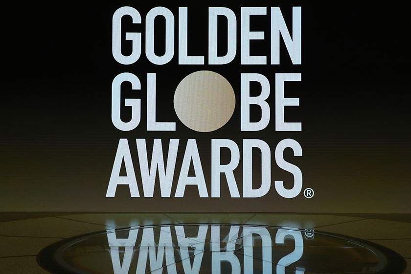 Palavras "Golden Globe Awards" em um fundo escuro