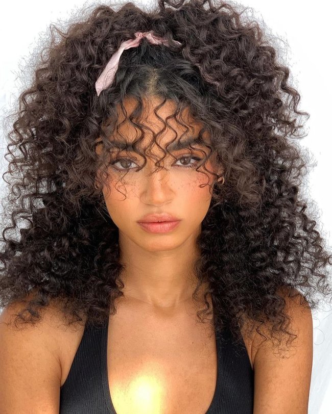 Penteado com lacinho de cabelo Penteado com lacinho de cabelo