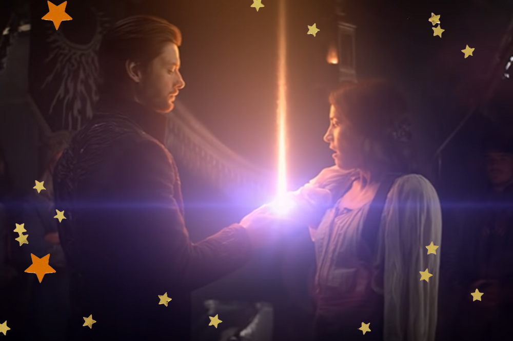 Darkling e Alina de Sombra e Ossos, série da Netflix, em cena do trailer em que uma forte luz sai da pele da personagem