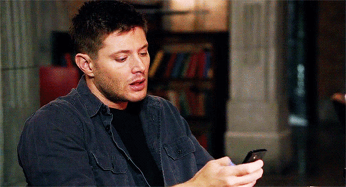 dean_winchester_celular 11 coisas que só quem é amiga de geral, mas prioridade de ninguém, entende