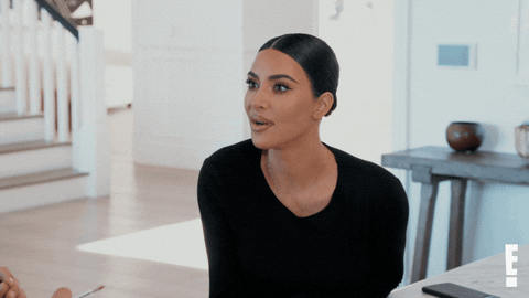 gif Kim karadashian abrindo a boca surpresa