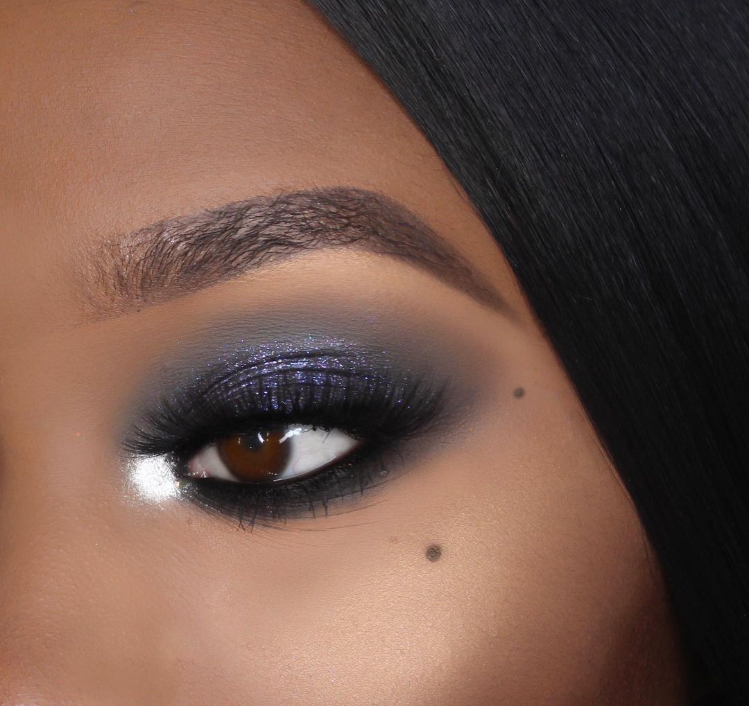 Maquiagens com olho preto esfumado para você se inspirar na tendência!