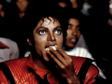 Michael Jackson comendo pipoca