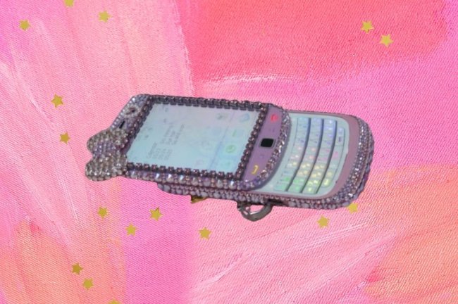 Colagem com celular com strass