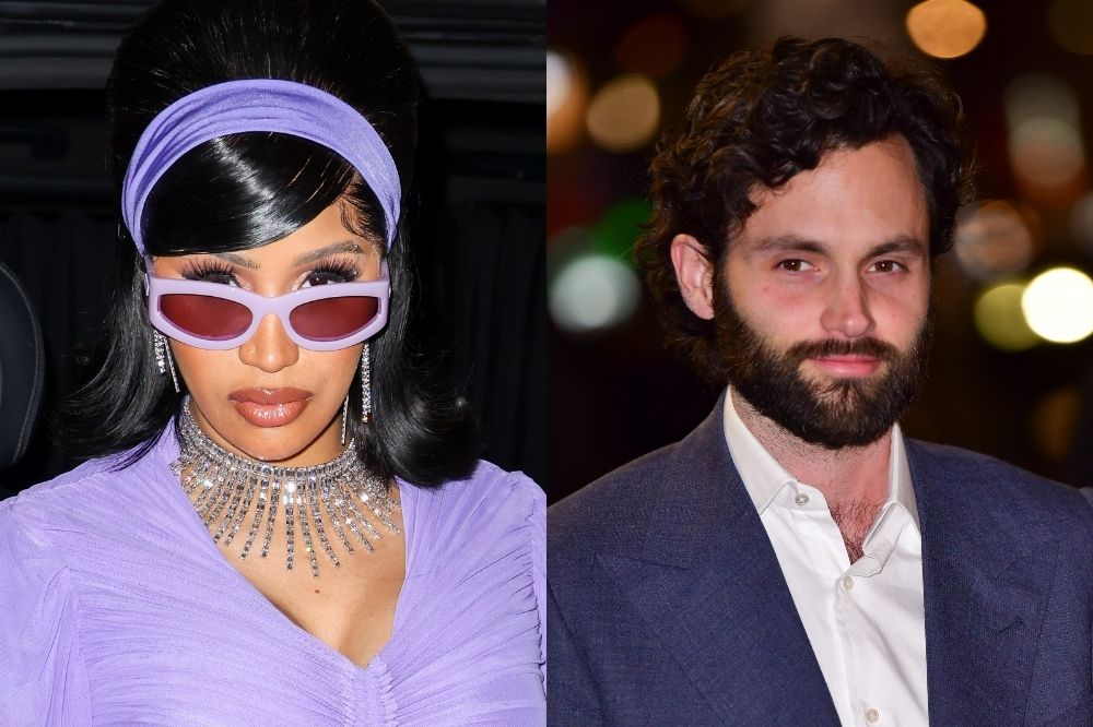 Montagem de fotos de Cardi B e Penn Badgley. Nela, temos uma foto da cantora com roupa roxa e óculos escuro na esquerda. Na direita, temos uma foto do ator de terno azul e blusa branca.