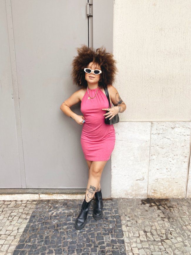 Democratizando o mundo fashion: looks da Urbanic que vão colorir