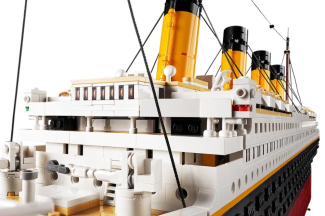 Imagem de divulgação de réplica de Titanic feita de Lego