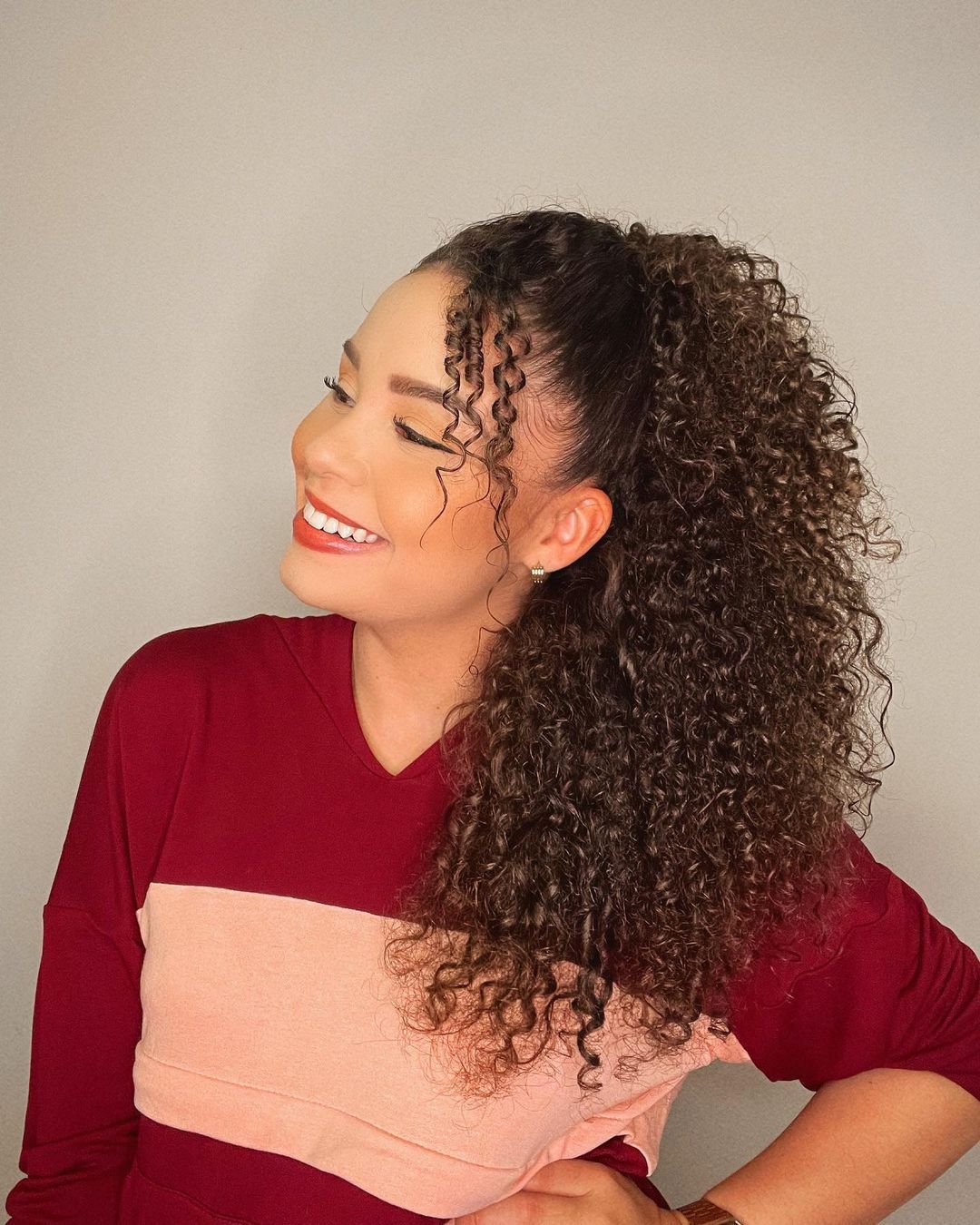 44 inspirações de rabo de cavalo para cabelo cacheado | Capricho