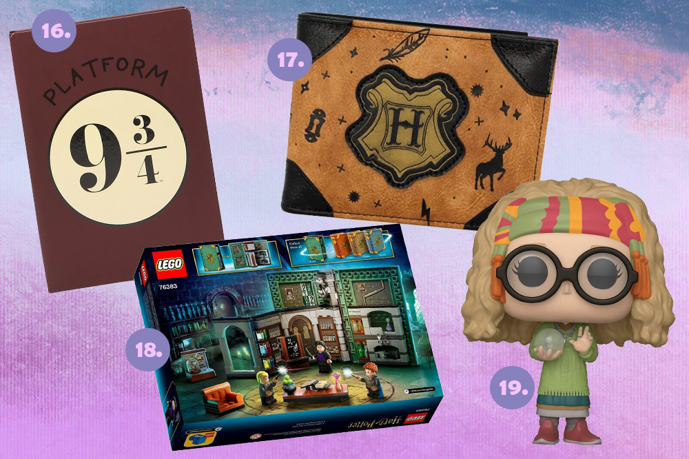 Quatro produtos com temática da saga Harry Potter em fundo degradê azul e roxo. Caderno, carteira, lego e funko.
