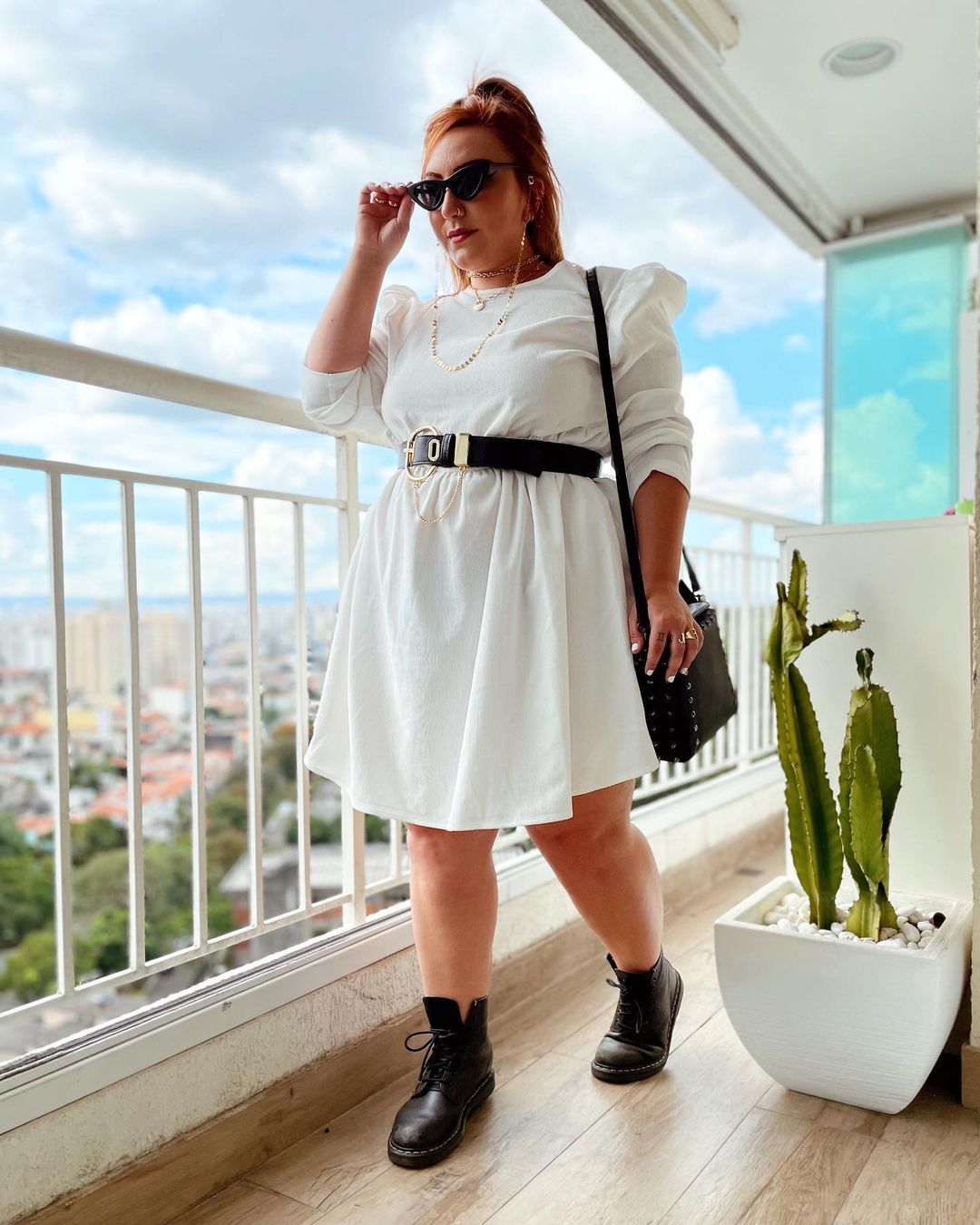 Vestido branco sale com sandalia preta