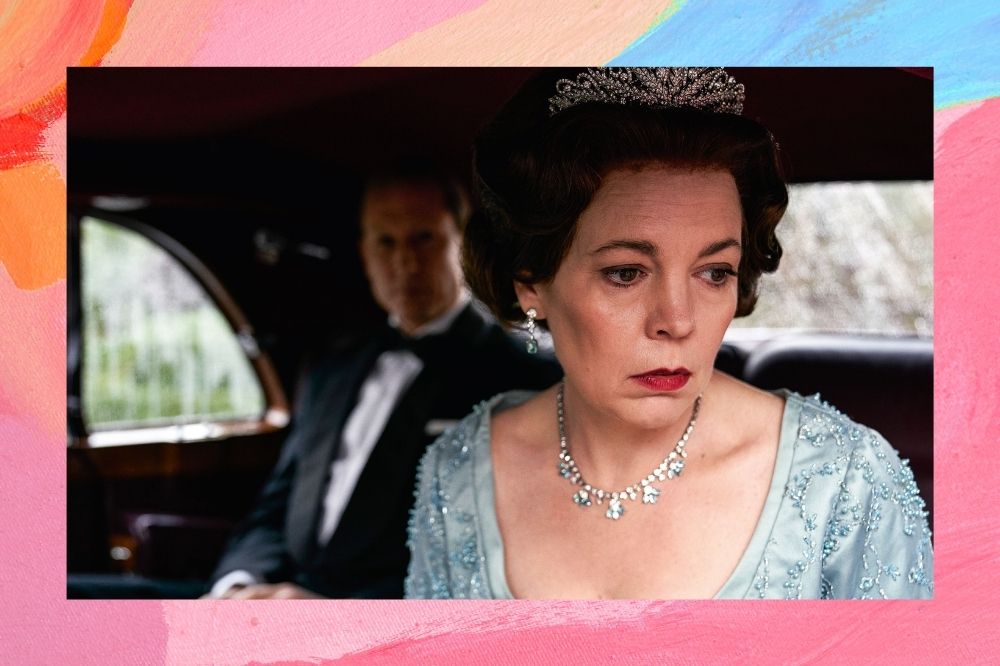 Rainha e Philip no carro em cena de The Crown.